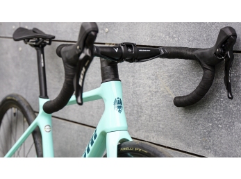 Bianchi Infinito 105 12s Velomann alloy - Celeste glossy/black decals 2026